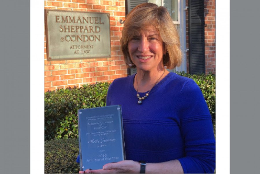Holly Jurnovoy awarded business affiliate of the year